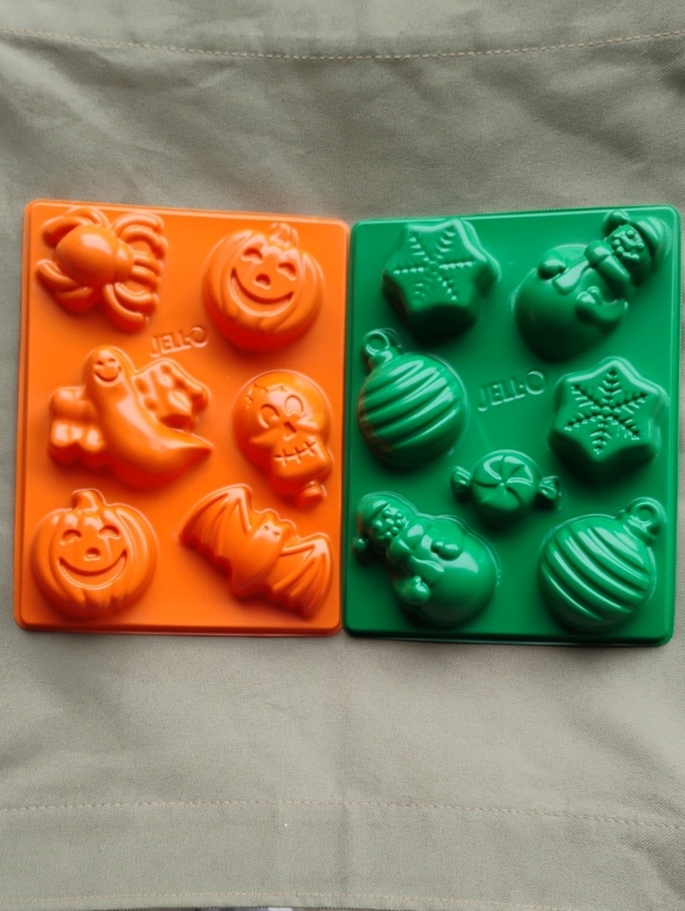Vintage Holiday Mold Set by JELL-O — Orange & Green Festive Shapes